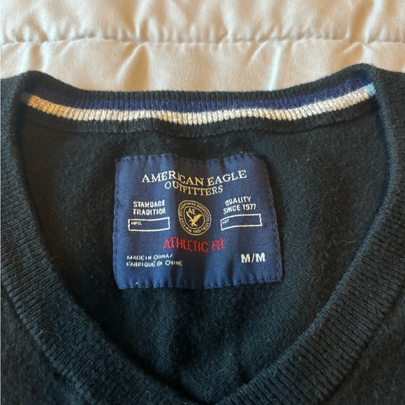 American eagle athletic fit sweater in black, Size M - Picture 3 of 4